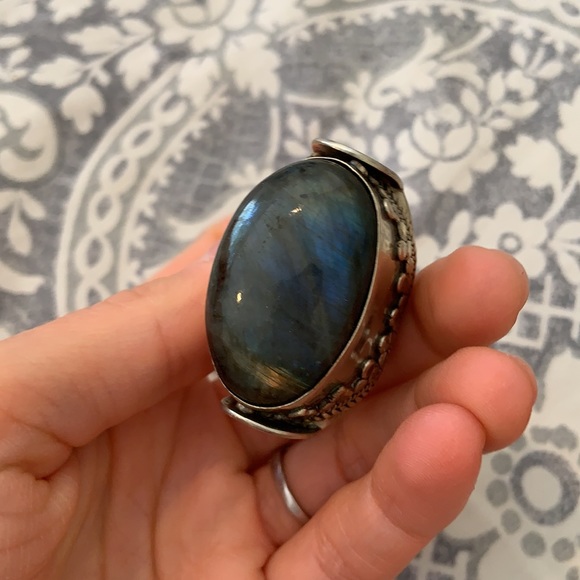 Oversized Labradorite Ring - Picture 3 of 6
